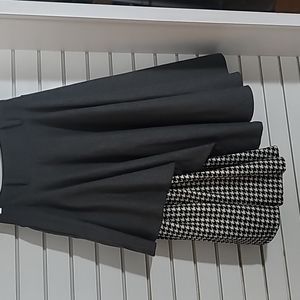 Wool Skirt Gray Over Blk/ White Houndstooth  Full Skirt with Pockets